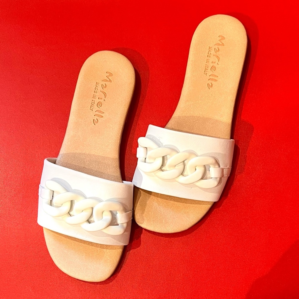 Mariella Big Chain Leather Slides - Picture 5 of 6